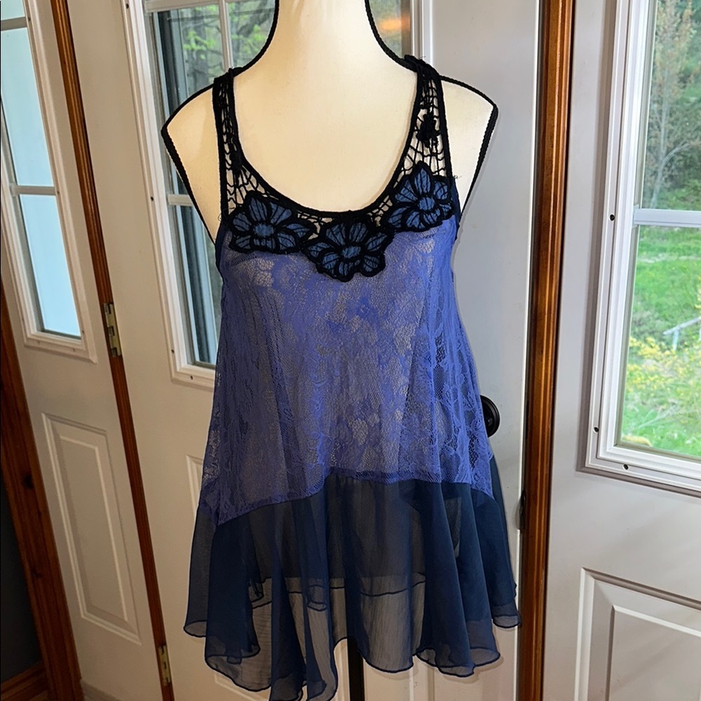 Rachel & Chloe Elegant Blue Lace Top